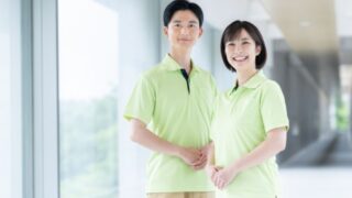 介護士の給料は本当に上がる？上がる背景と収入アップの具体的な方法を解説 
