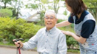 介護における接遇とは？ 利用者と信頼関係を築く基本マナー5原則とポイント 